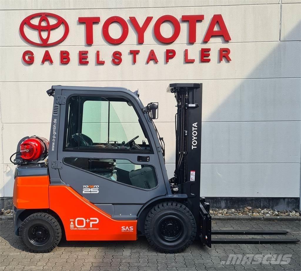 Toyota 02-8FGF25 Περονοφόρα ανυψωτικά κλαρκ με φυσικό αέριο LPG
