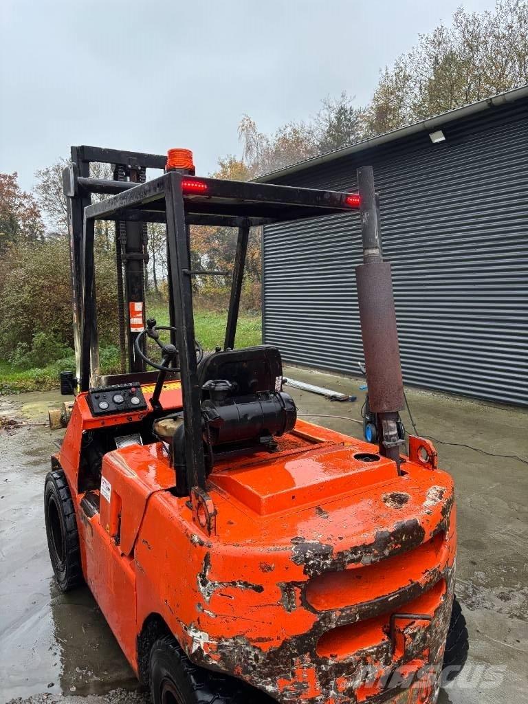 Jelau truck Πετρελαιοκίνητα Κλαρκ