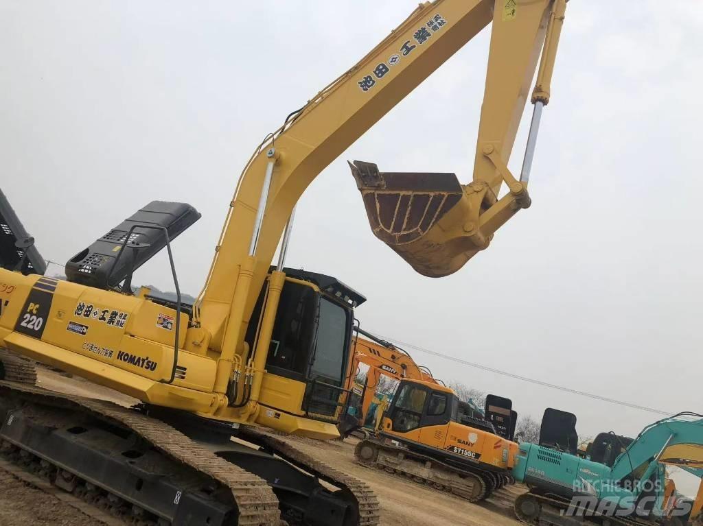 Komatsu 220-8 Εκσκαφείς με ερπύστριες
