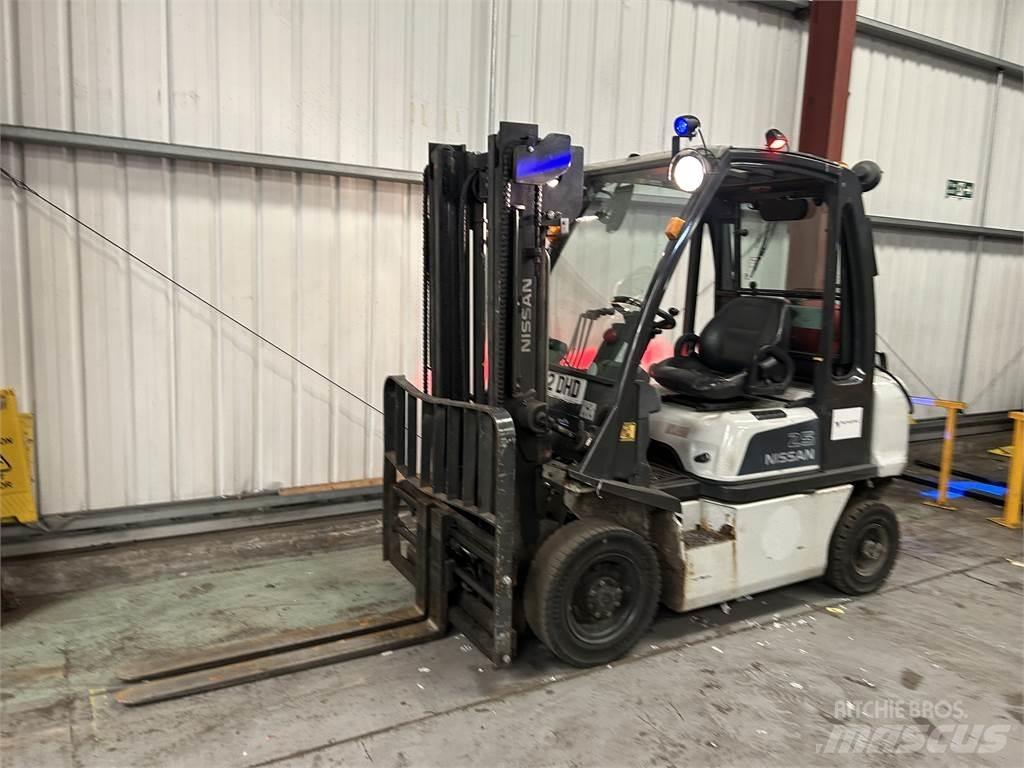 Nissan U1D2A25LQ Περονοφόρα ανυψωτικά κλαρκ με φυσικό αέριο LPG