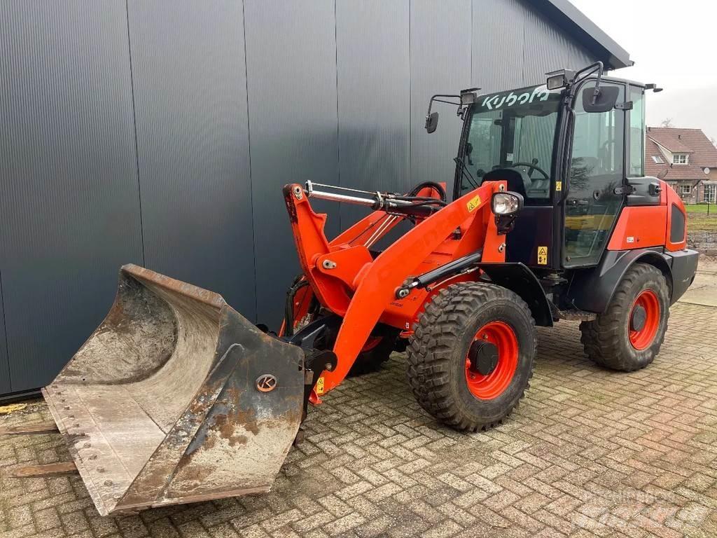 Kubota R065 Φορτωτές με λάστιχα (Τροχοφόροι)