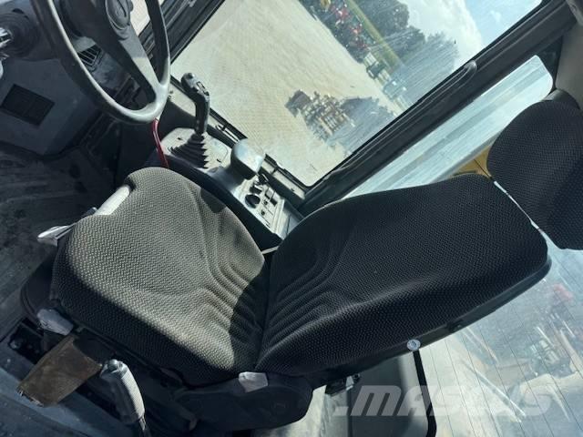 Komatsu WA 250-5 Φορτωτές με λάστιχα (Τροχοφόροι)