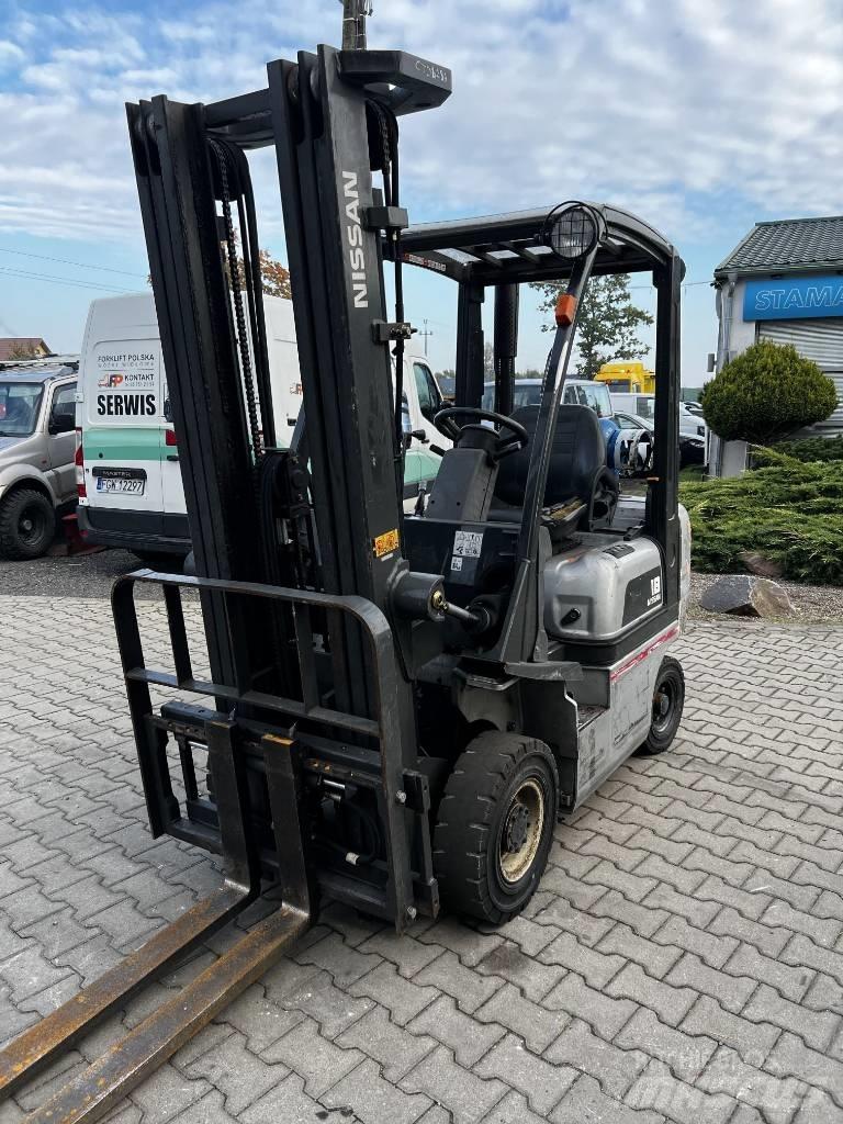 Nissan PD01A18PQ Περονοφόρα ανυψωτικά κλαρκ με φυσικό αέριο LPG