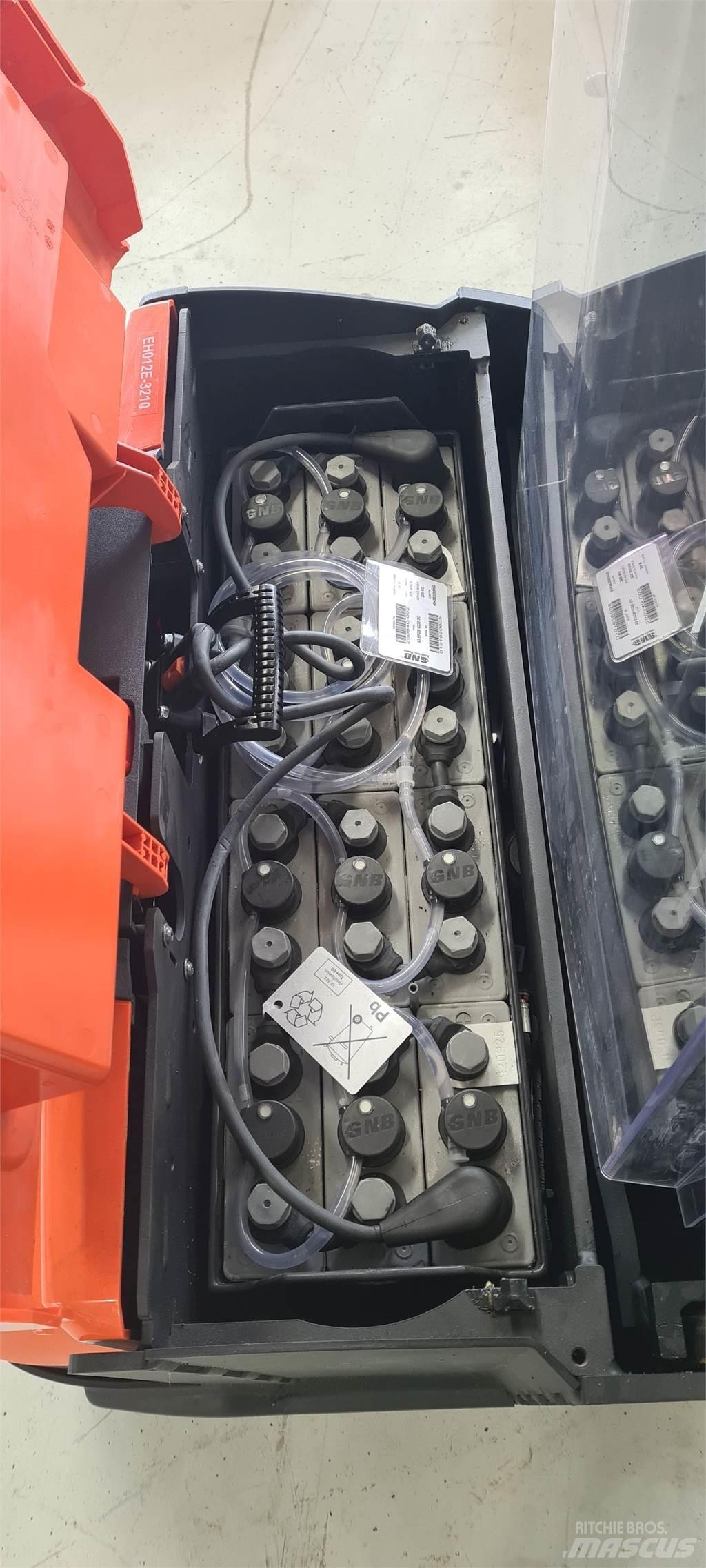 Toyota SWE120L Παλετοφόρα πεζού χειριστή με ιστό