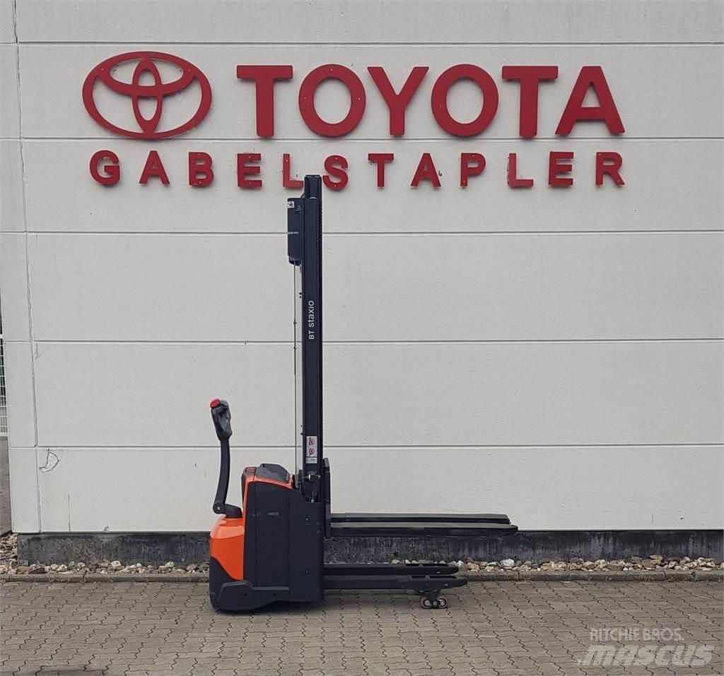 Toyota SWE120L Παλετοφόρα πεζού χειριστή με ιστό