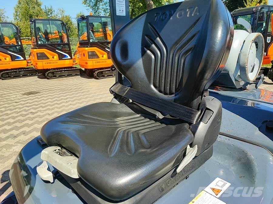 Toyota 02-8FGF25 Περονοφόρα ανυψωτικά κλαρκ με φυσικό αέριο LPG