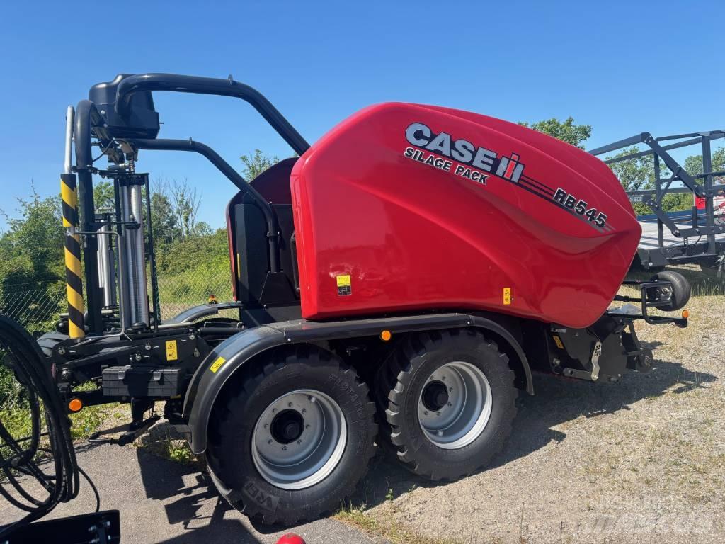 Case IH RB 545 Πρέσες κυλινδρικών δεμάτων