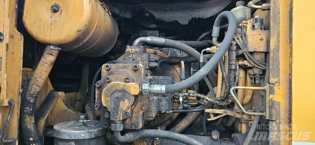 Liebherr R924 Εκσκαφείς με ερπύστριες
