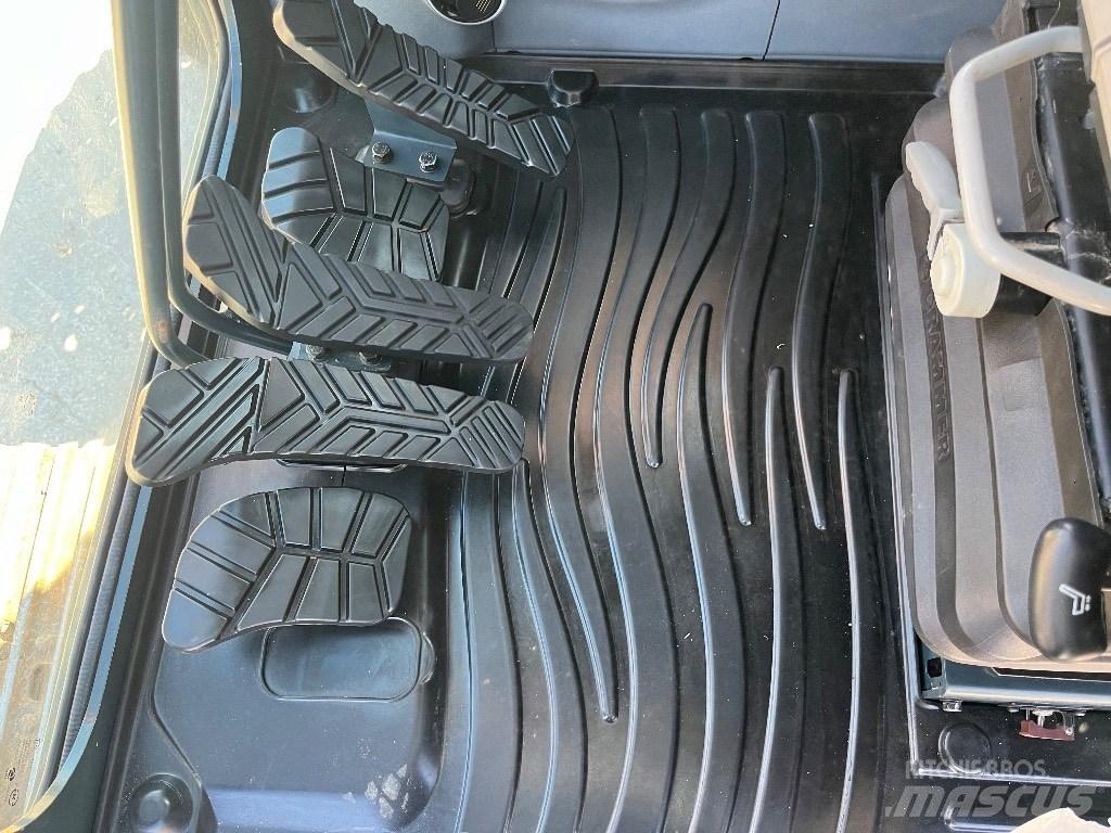 Hyundai HX140L Εκσκαφείς με ερπύστριες
