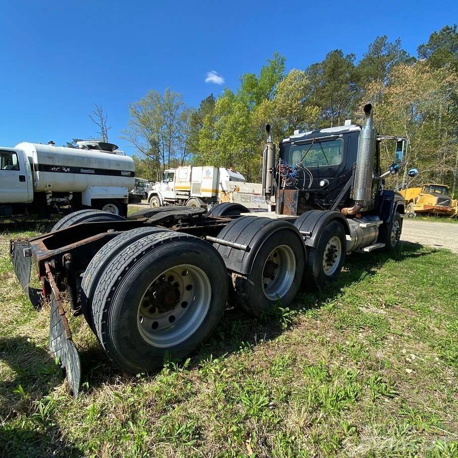 Mack CHN613 Τράκτορες