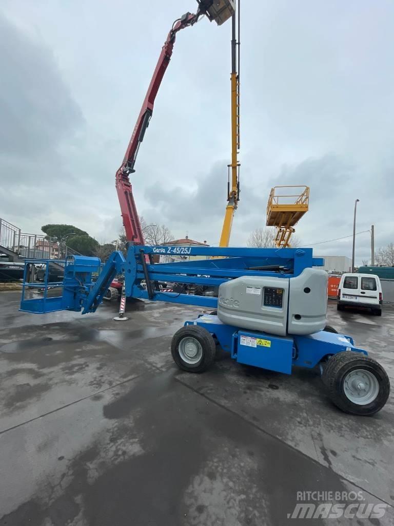 Genie Z 45/25 BI Ανυψωτήρες με αρθρωτό βραχίονα