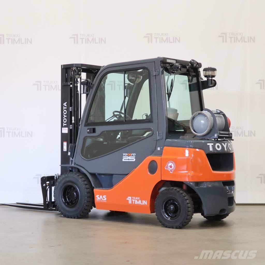 Toyota 02-8FGF25 Περονοφόρα ανυψωτικά κλαρκ με φυσικό αέριο LPG