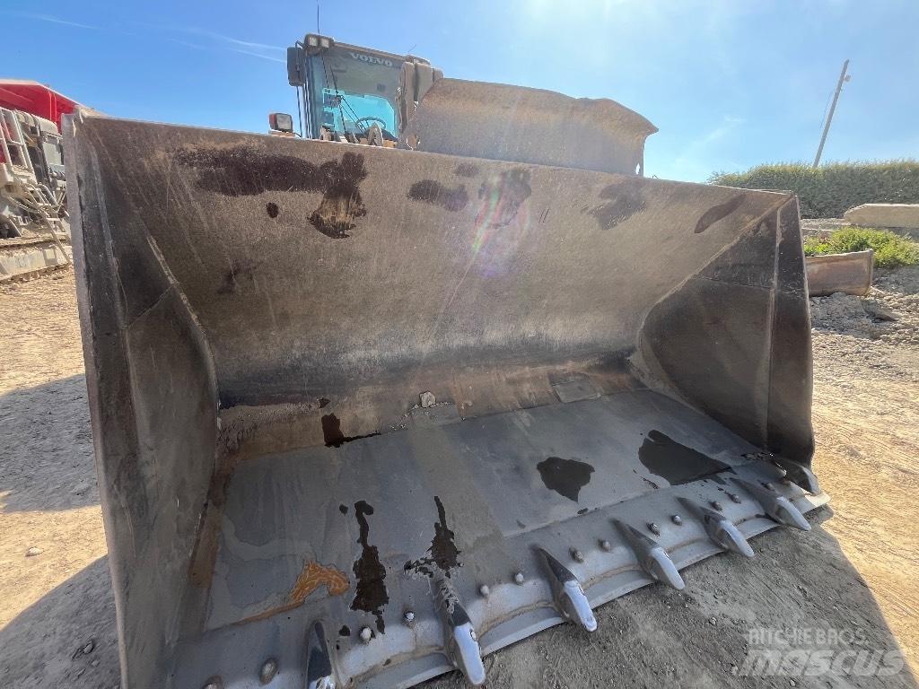 Volvo L180F Φορτωτές με λάστιχα (Τροχοφόροι)