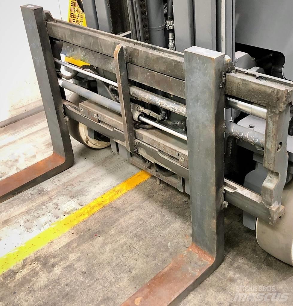 Combilift CB2500 Γερανοί πλευρικής φόρτωσης εμπορευματοκιβωτίων
