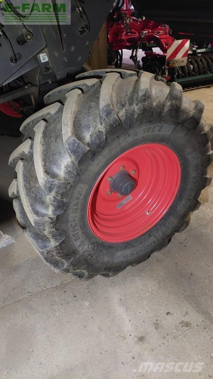 CLAAS tucano 430 Θεριζοαλωνιστικές μηχανές