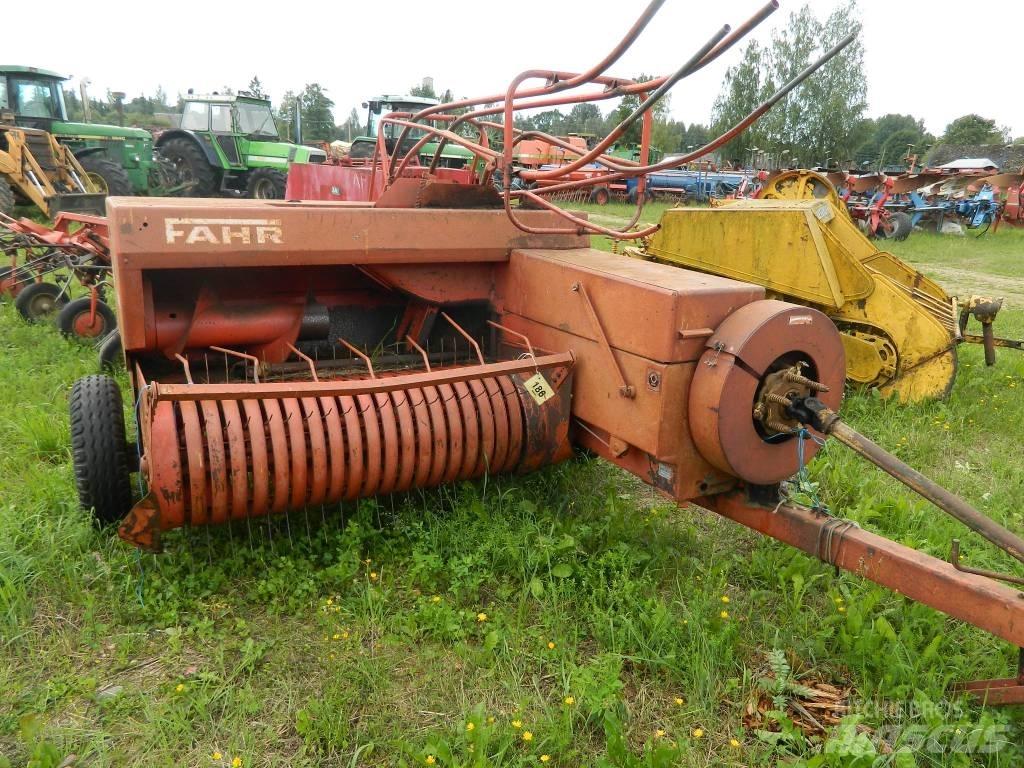 Deutz-Fahr HD300 Πρέσες τετράγωνων δεμάτων