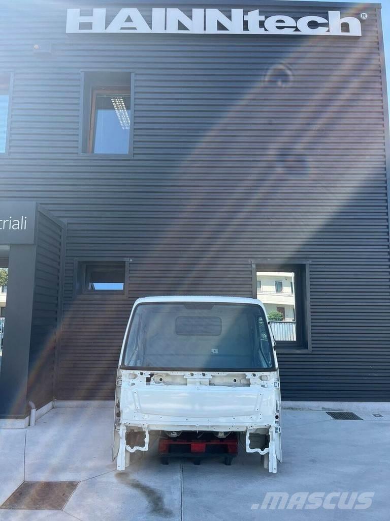 Mitsubishi S MODEL Καμπίνες και εσωτερικό