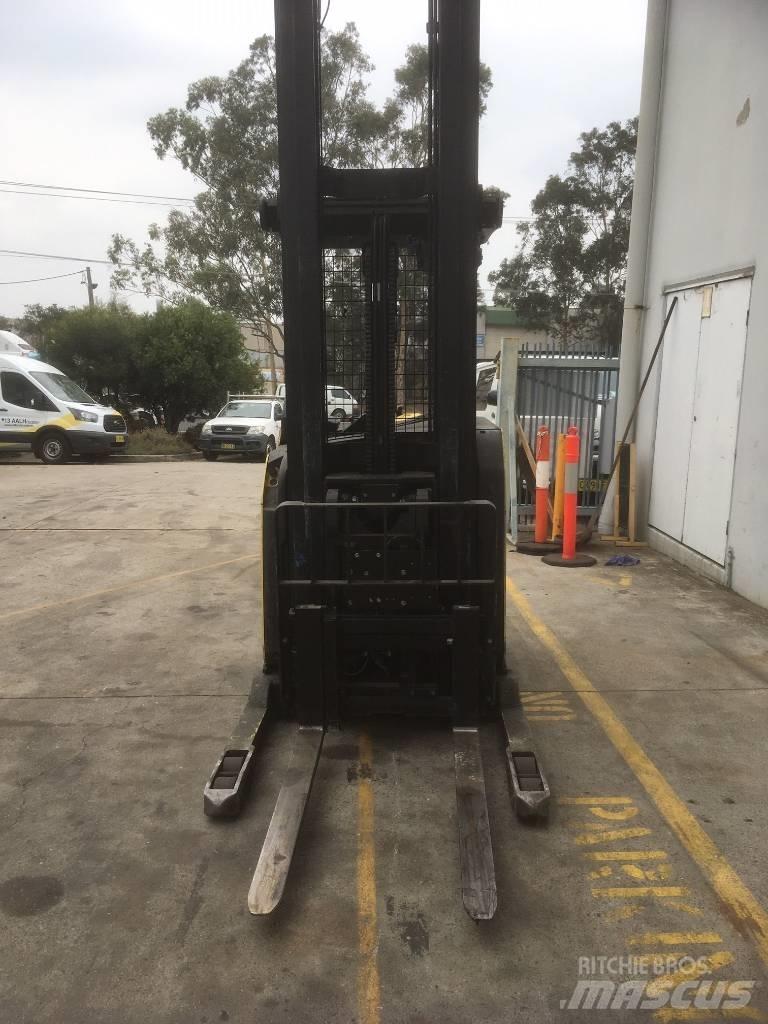 Hyster N35ZDR Ανυψωτικά στενών δρόμων