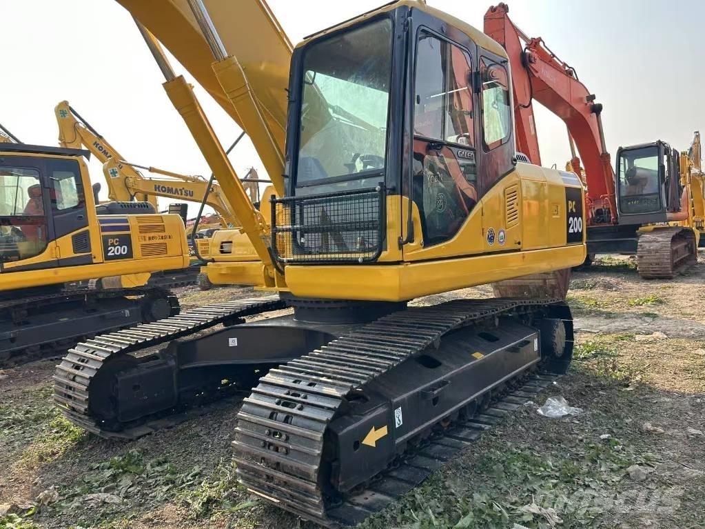 Komatsu PC 200 Εκσκαφείς με ερπύστριες
