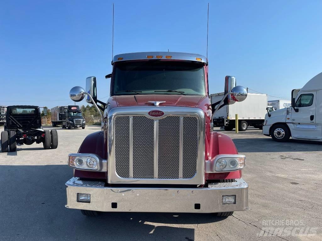 Peterbilt 567 Τράκτορες