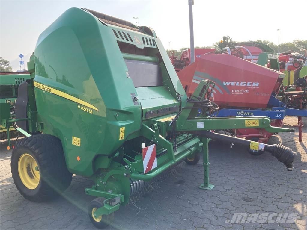 John Deere V451M Πρέσες κυλινδρικών δεμάτων