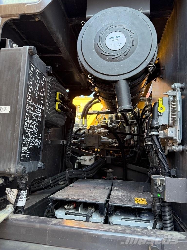 Volvo EC220E Εκσκαφείς με ερπύστριες