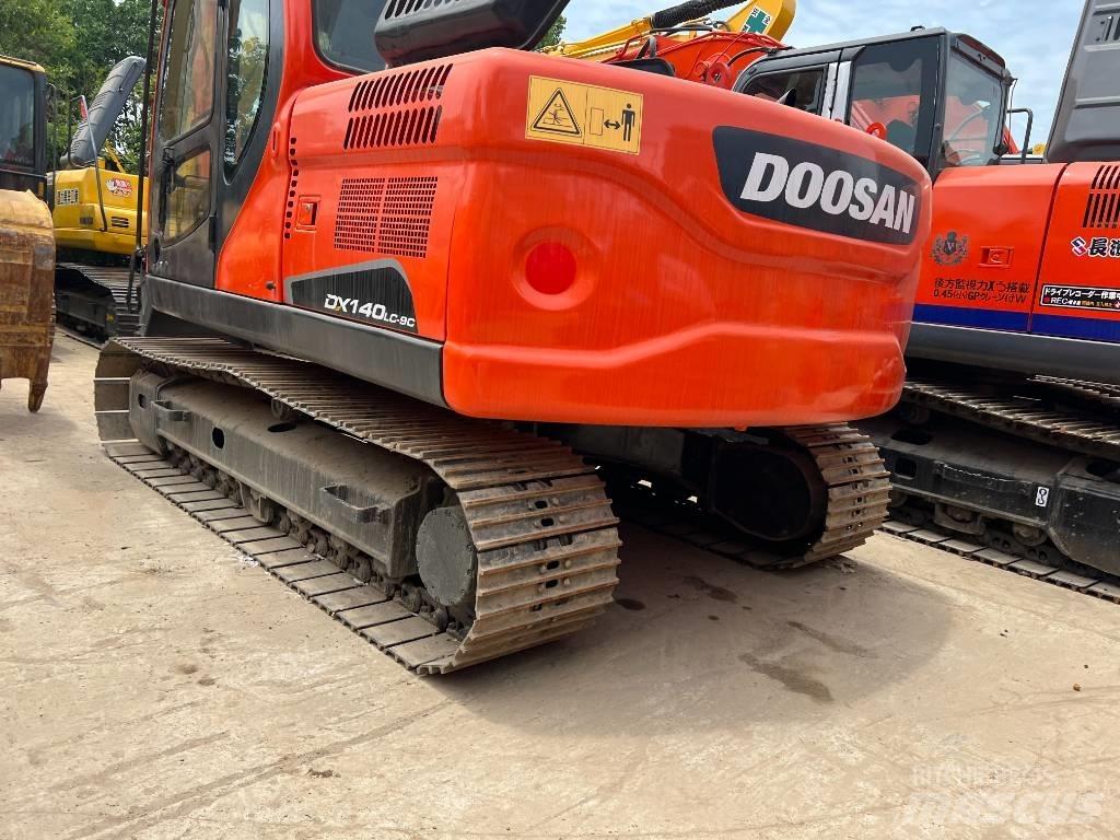 Doosan DX140 Εκσκαφείς με ερπύστριες