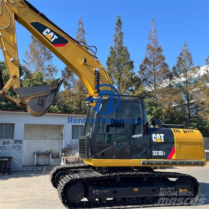 CAT 323D2 Εκσκαφείς με ερπύστριες