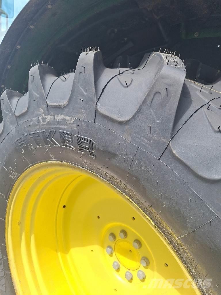 John Deere 6110R Τρακτέρ