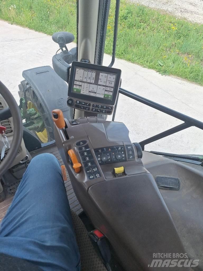 John Deere 6110R Τρακτέρ