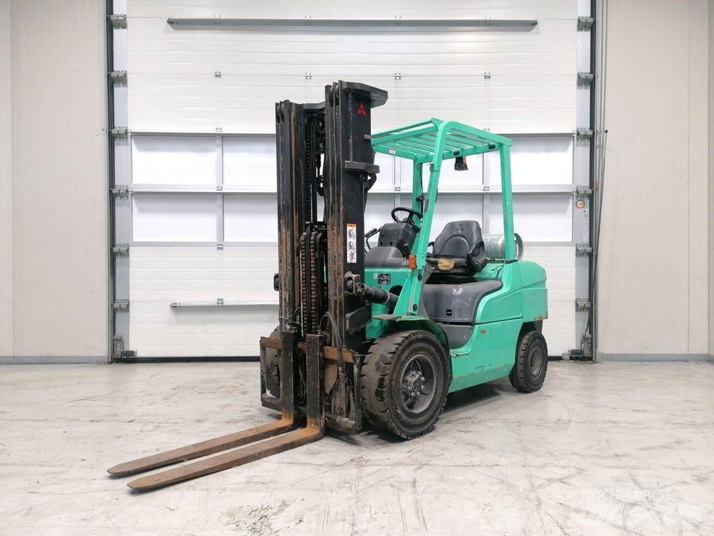 Mitsubishi FG35NT Περονοφόρα ανυψωτικά κλαρκ με φυσικό αέριο LPG