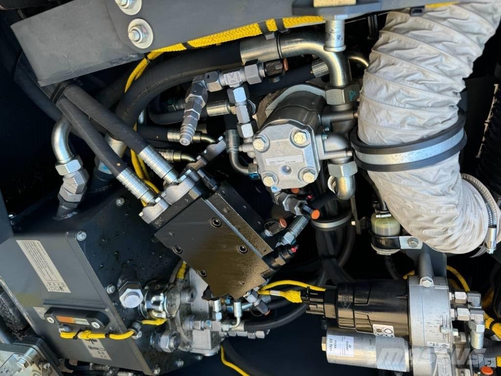 Bomag BF 300 C-2 Επίστρωση ασφάλτου