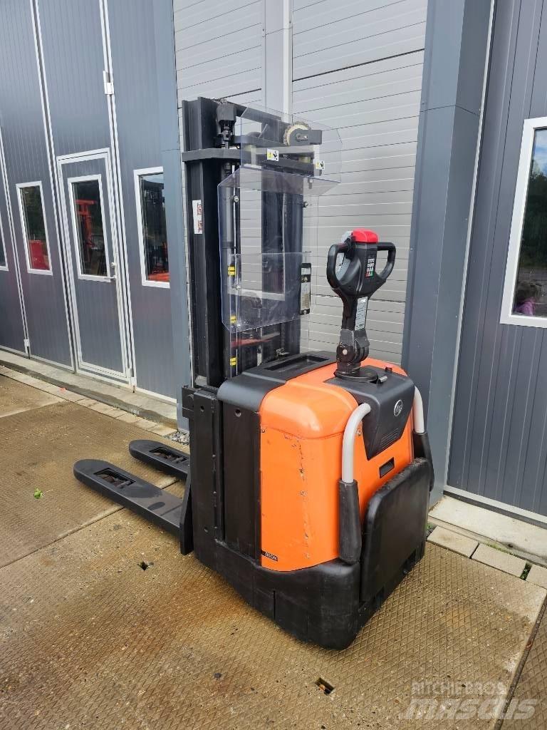 BT SPE 125 L 4150mm Παλετοφόρα πεζού χειριστή με ιστό