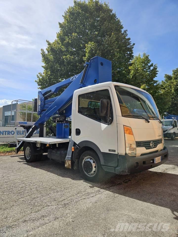Socage DA 320 Εναέριες πλατφόρμες τοποθετημένες σε φορτηγό