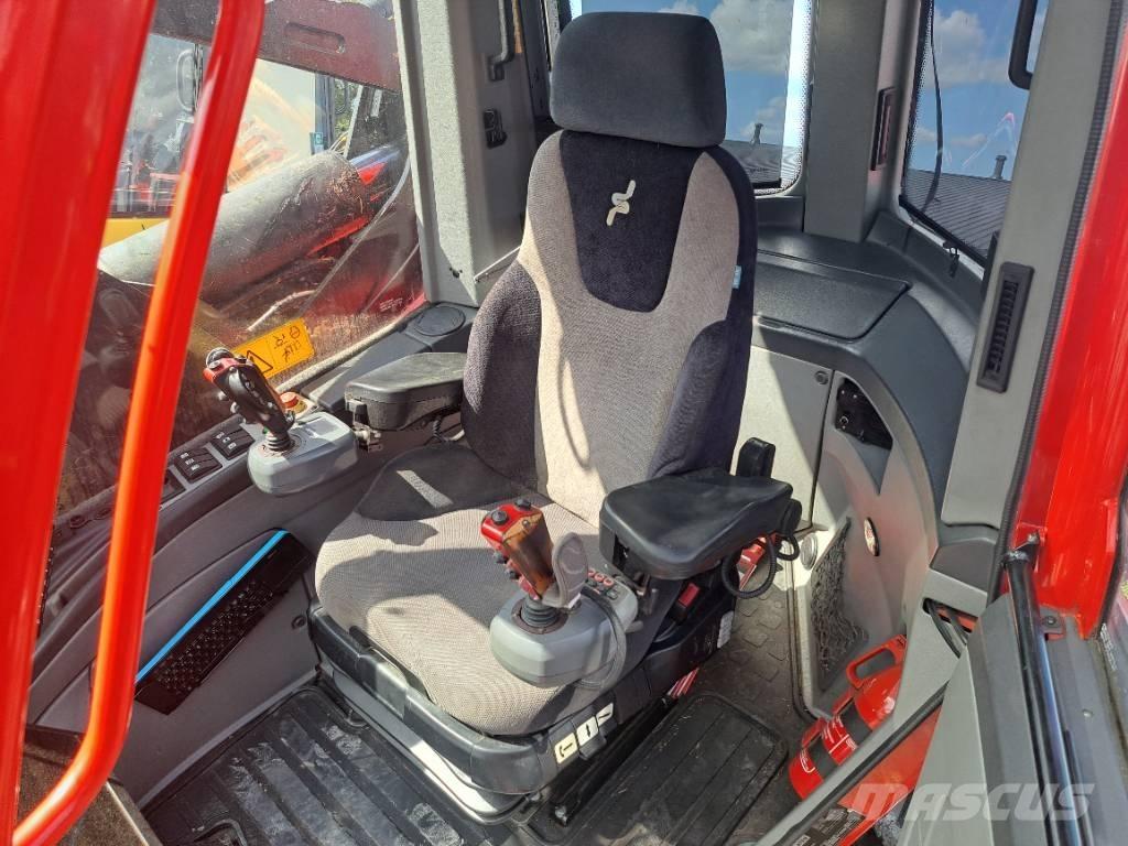 Komatsu 911 Θεριζοαλωνιστικές μηχανές