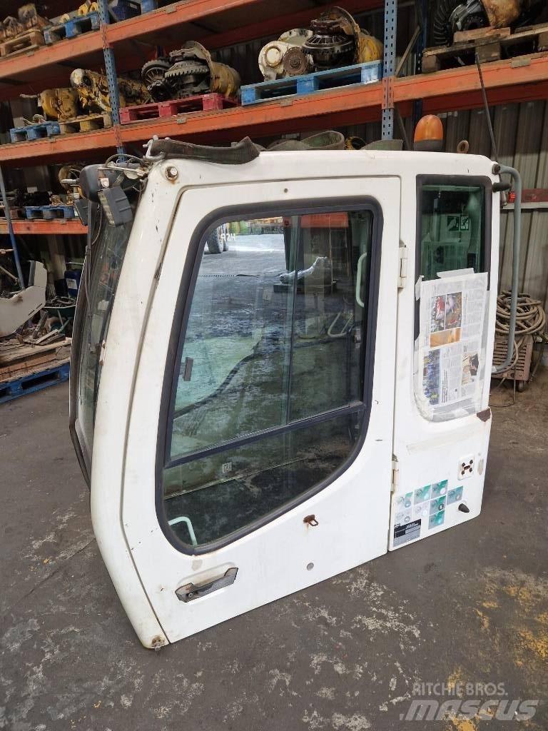 Liebherr A 904 C Καμπίνες και εσωτερικό