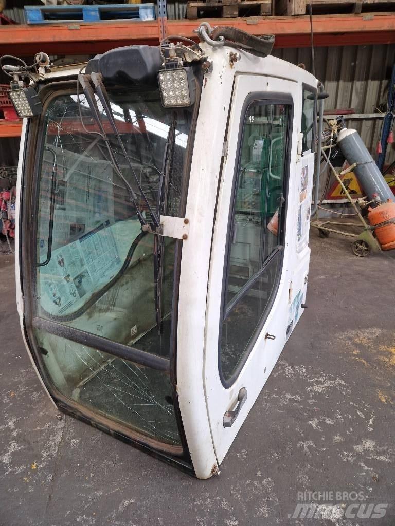 Liebherr A 904 C Καμπίνες και εσωτερικό