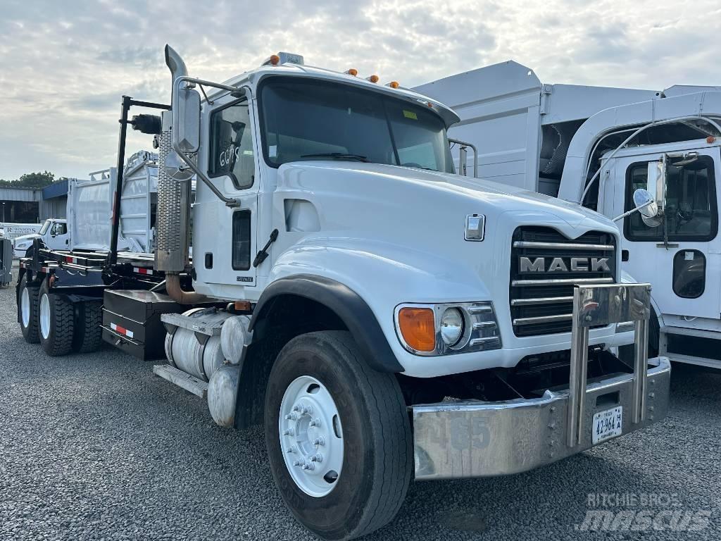 Mack CV 713 Φορτηγά με γερανό & γάτζο