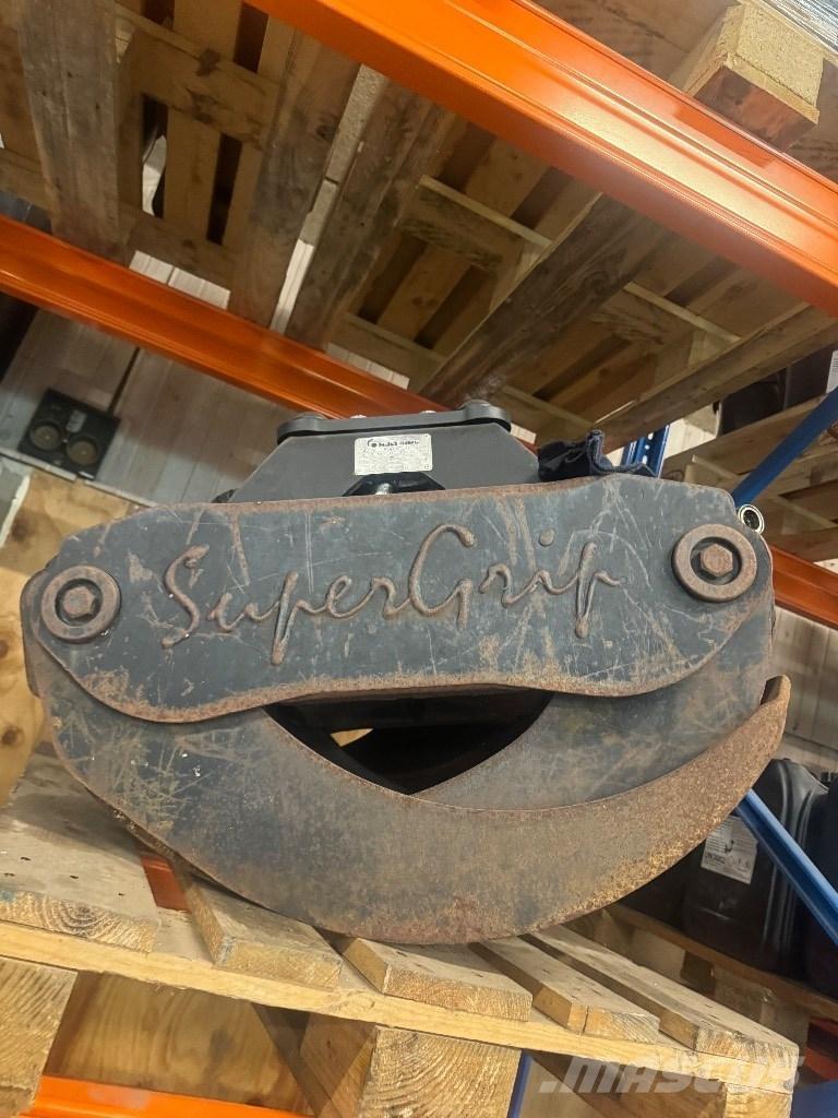 Valtra T 214 D Τρακτέρ δασοπονίας