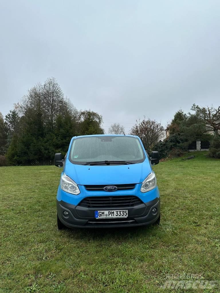 Ford Custom Κλούβες με συρόμενες πόρτες
