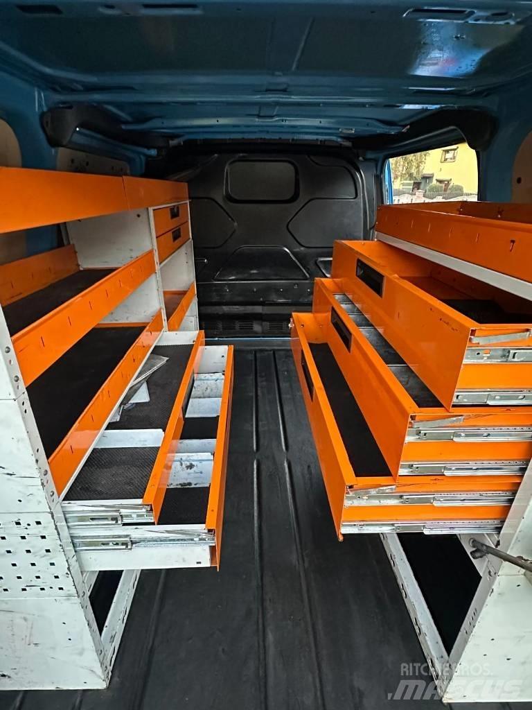 Ford Custom Κλούβες με συρόμενες πόρτες
