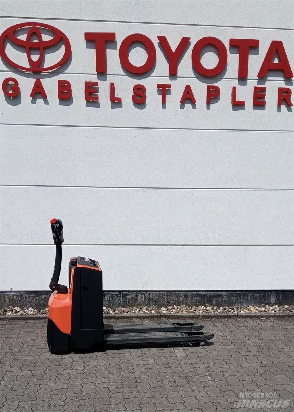 Toyota LWE 160 Χειροκίνητο περονοφόρο ανυψωτικό