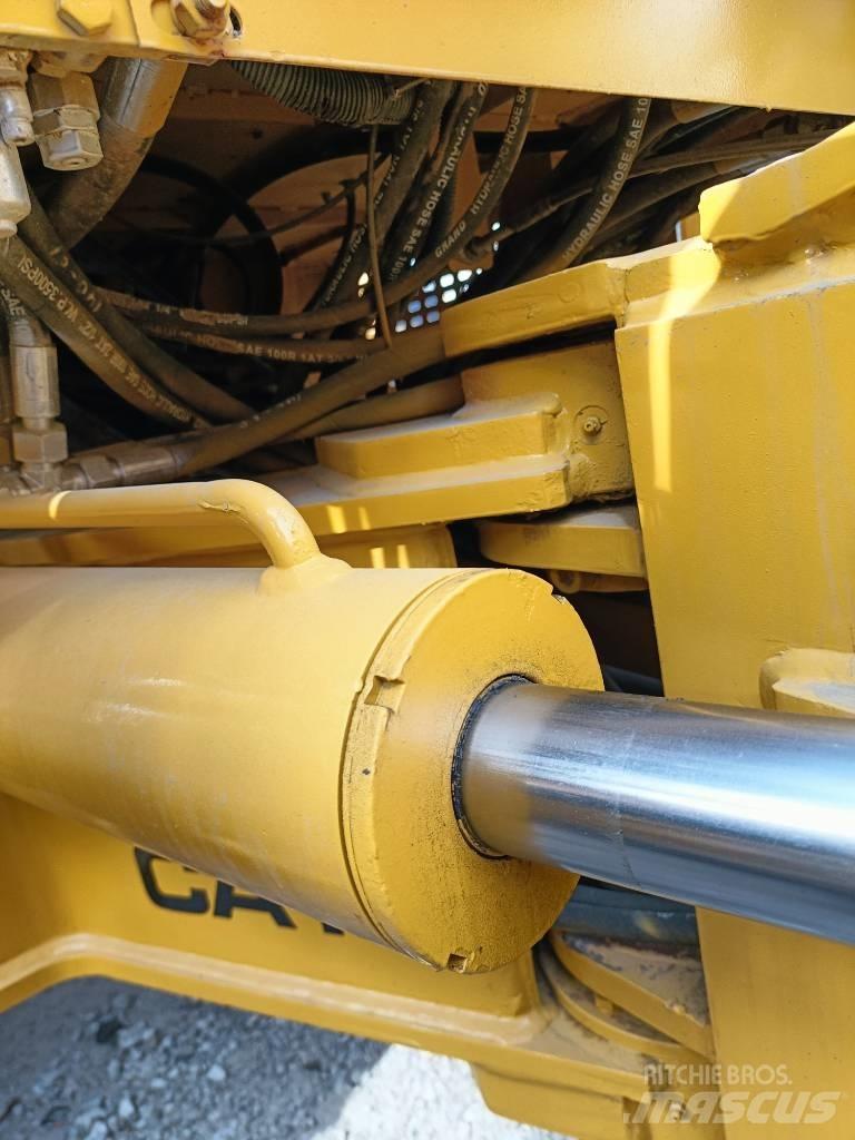 CAT 140K Γκρέιντερς