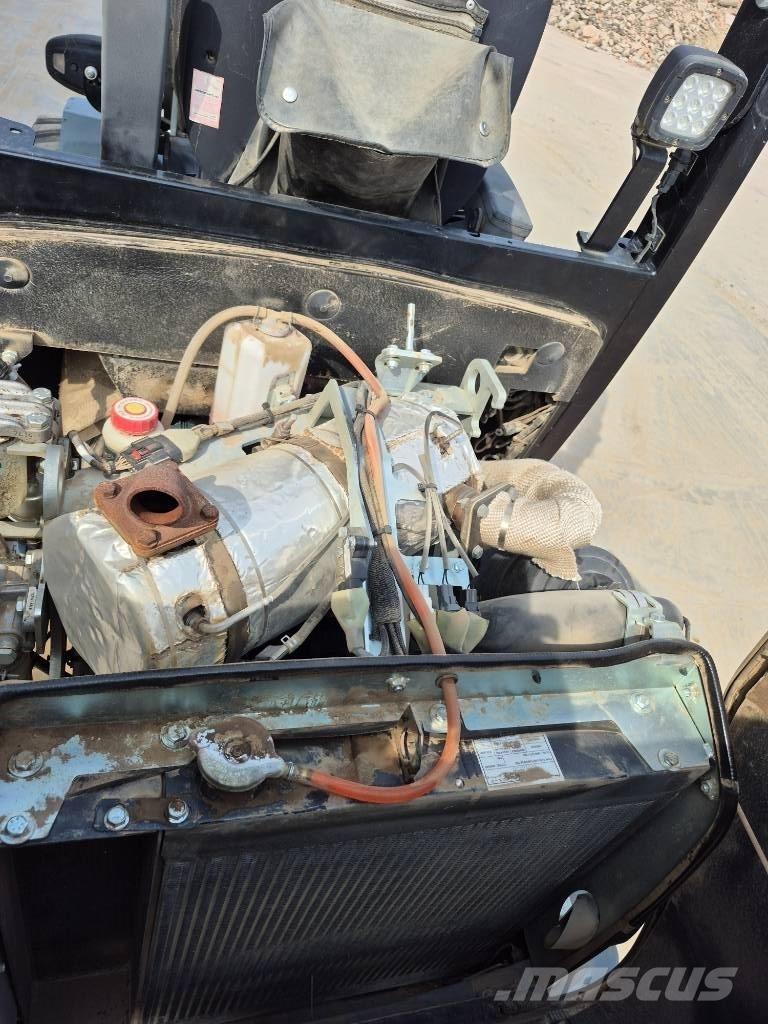 GiANT V 452 T HD Μίνι φορτωτές