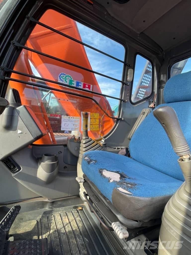 Hitachi ZX 240 Εκσκαφείς με ερπύστριες