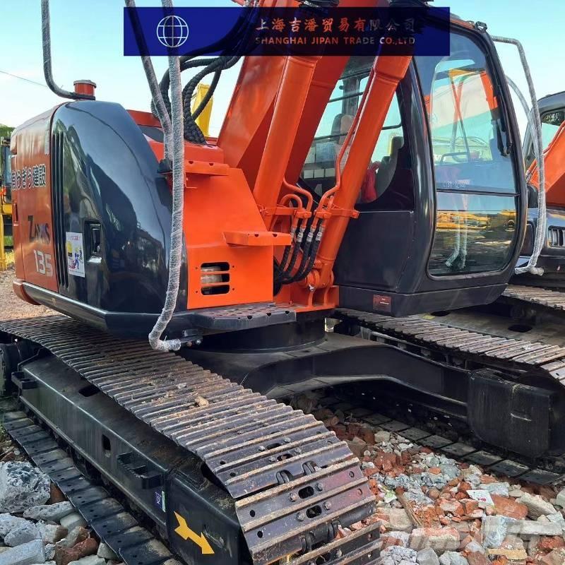 Hitachi ZX 135 Εκσκαφείς με ερπύστριες