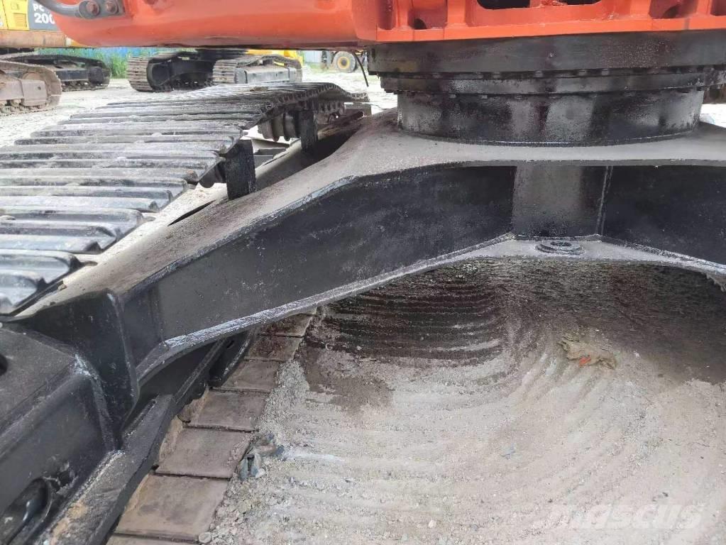 Doosan DX 225 LC Εκσκαφείς με ερπύστριες