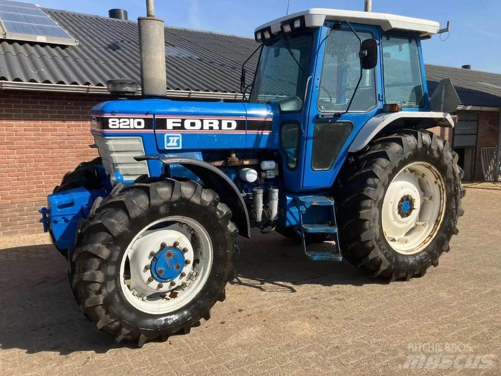 Ford 8210 gen 2 Τρακτέρ
