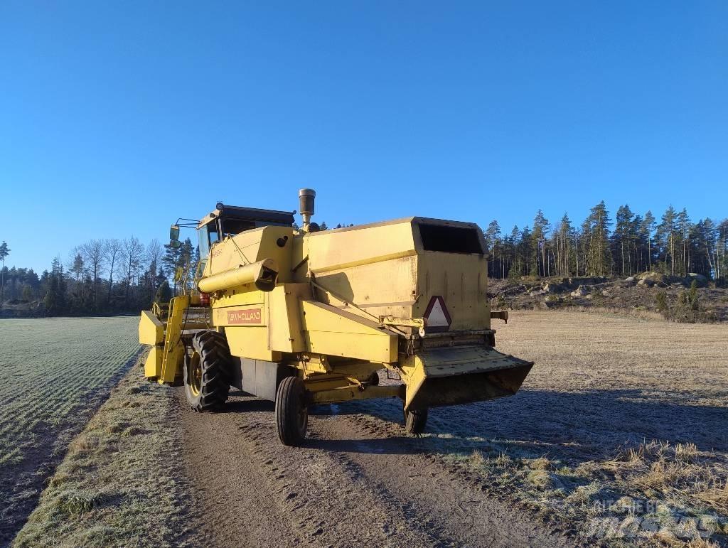 New Holland 8030 Θεριζοαλωνιστικές μηχανές