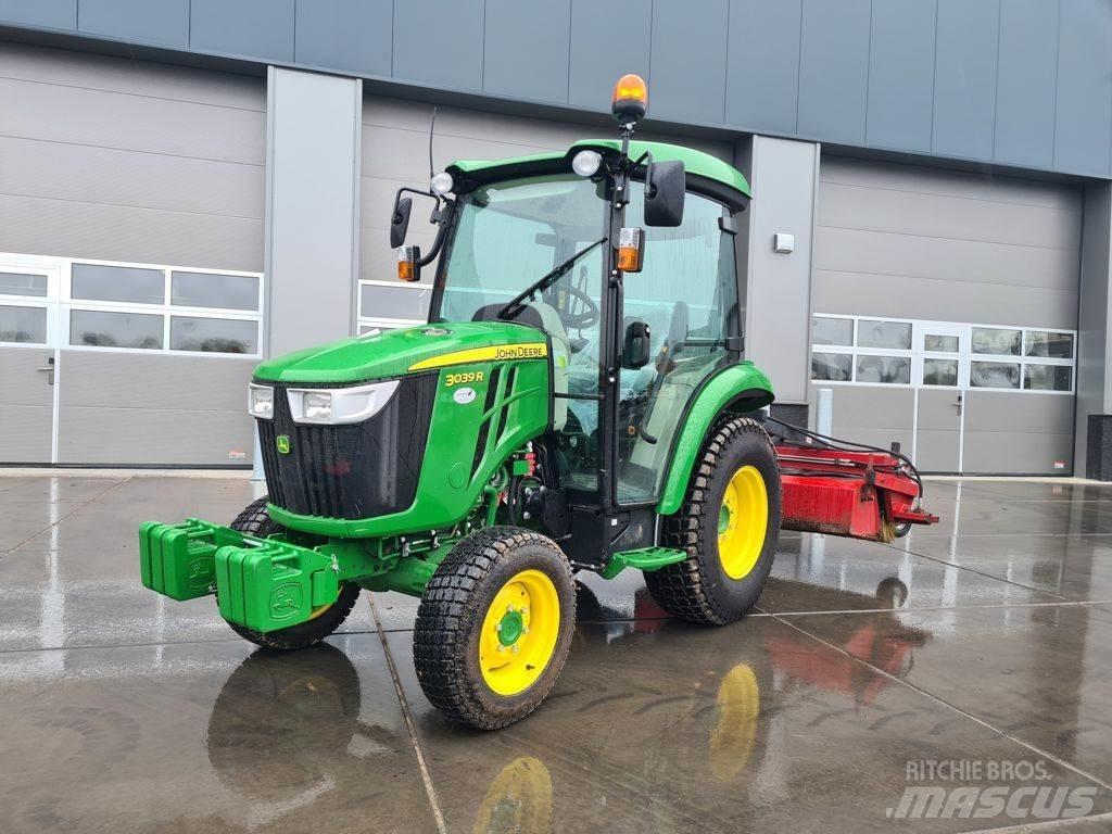 John Deere 3039R Τρακτέρ